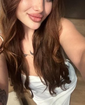 Николь, 24