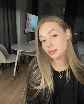 Полина, 22